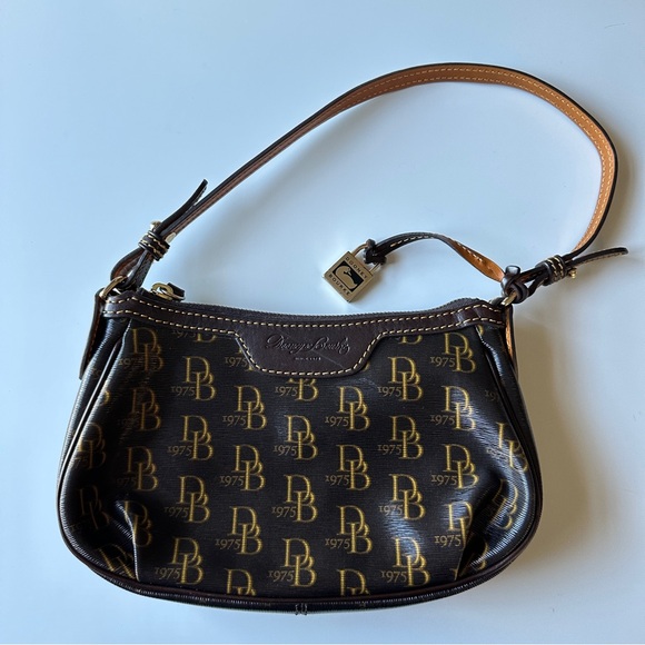 DOONEY & BOURKE 1975 SIGNATURE SHOULDER BAG - Picture 13 of 14